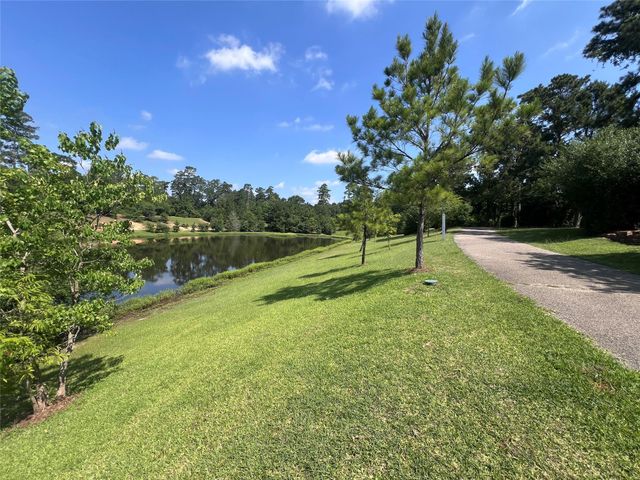 67 N Merryweather Circle, Conroe, TX 77384