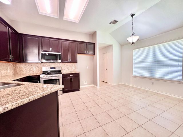 67 N Merryweather Circle, Conroe, TX 77384