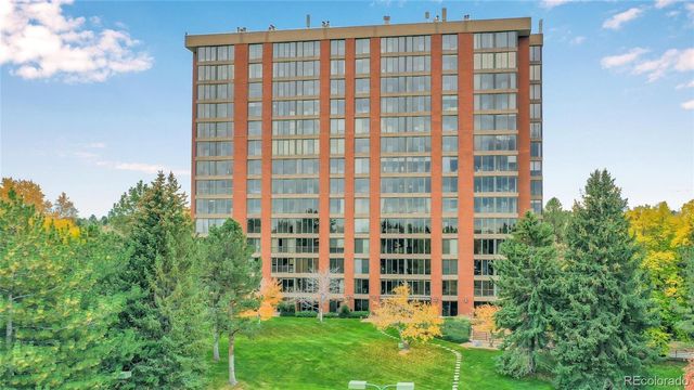 1900 E Girard Place 203, Englewood, CO 80113