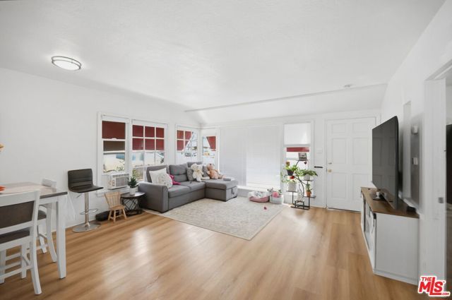 201 E Eagle Street, Long Beach, CA 90806