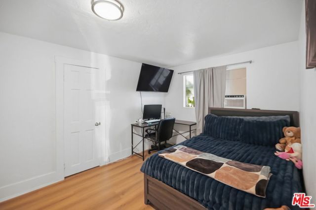 201 E Eagle Street, Long Beach, CA 90806