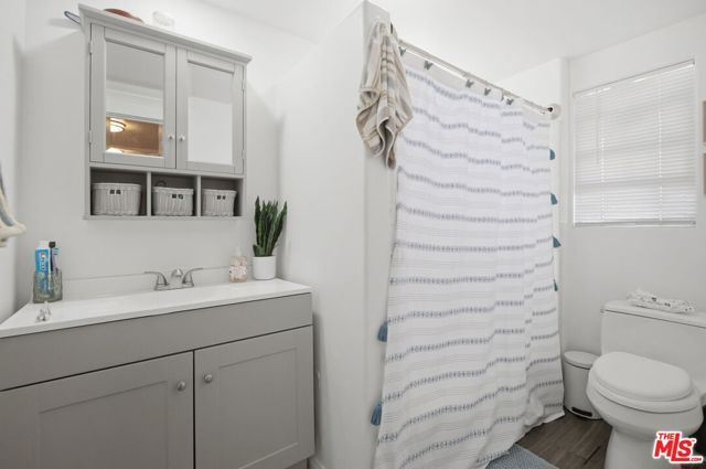 201 E Eagle Street, Long Beach, CA 90806