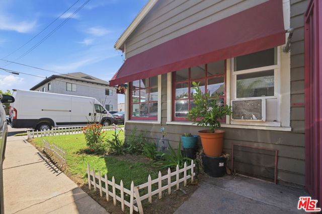 201 E Eagle Street, Long Beach, CA 90806