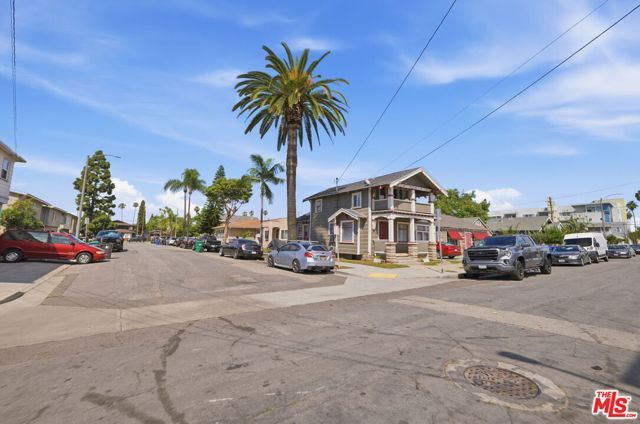 201 E Eagle Street, Long Beach, CA 90806
