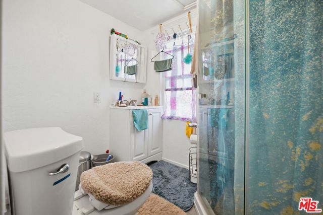 201 E Eagle Street, Long Beach, CA 90806