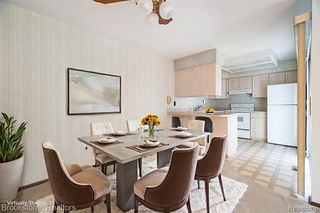 2808 Roundtree Drive, Troy, MI 48083