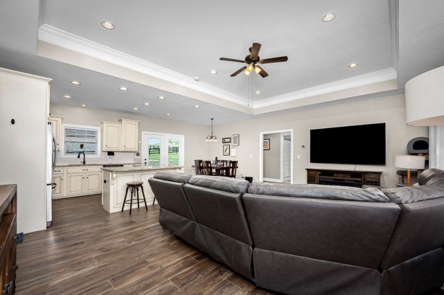 25 Bridle Path Ln, Hartsville, TN 37074