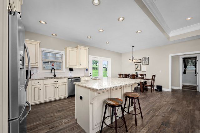 25 Bridle Path Ln, Hartsville, TN 37074