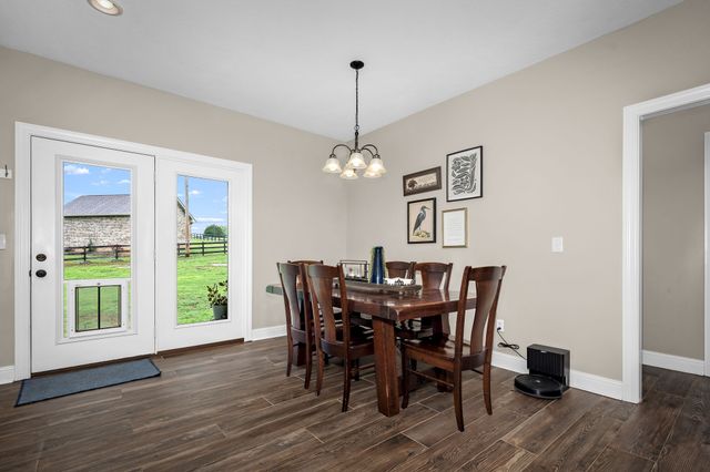 25 Bridle Path Ln, Hartsville, TN 37074