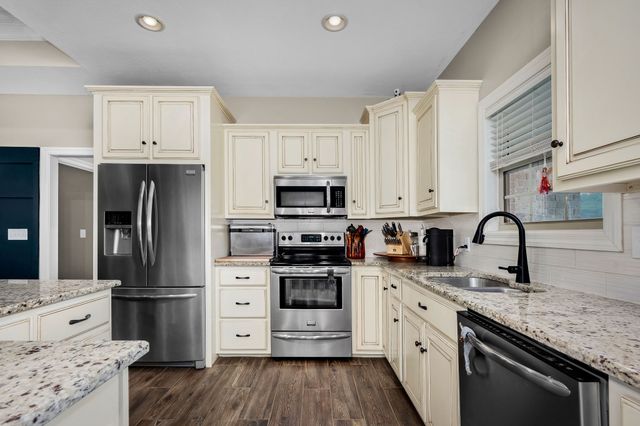 25 Bridle Path Ln, Hartsville, TN 37074