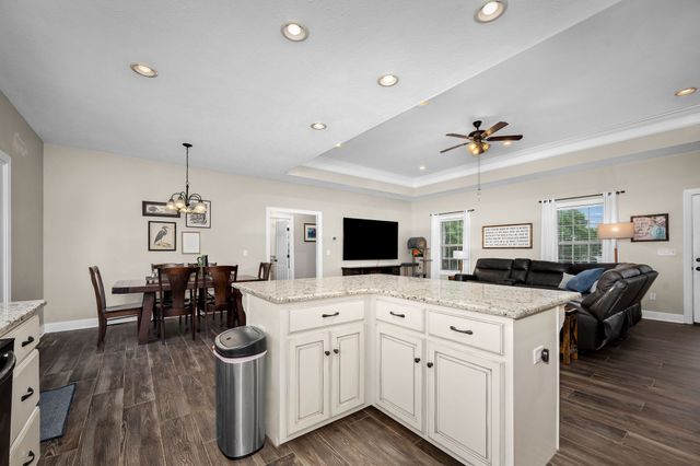 25 Bridle Path Ln, Hartsville, TN 37074