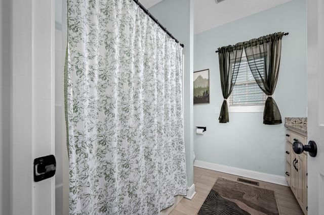 25 Bridle Path Ln, Hartsville, TN 37074