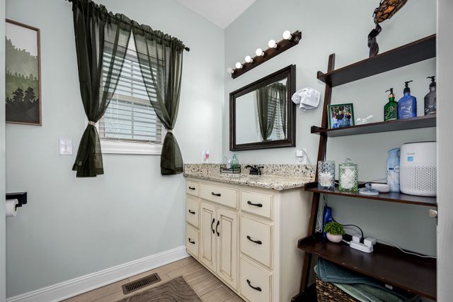25 Bridle Path Ln, Hartsville, TN 37074