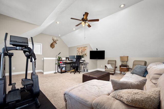 25 Bridle Path Ln, Hartsville, TN 37074