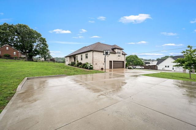 25 Bridle Path Ln, Hartsville, TN 37074