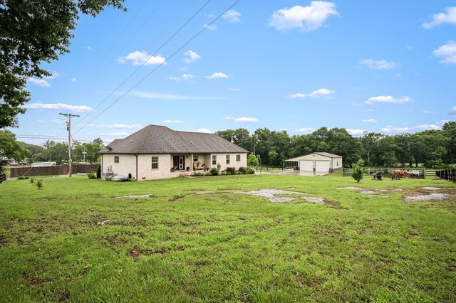 25 Bridle Path Ln, Hartsville, TN 37074