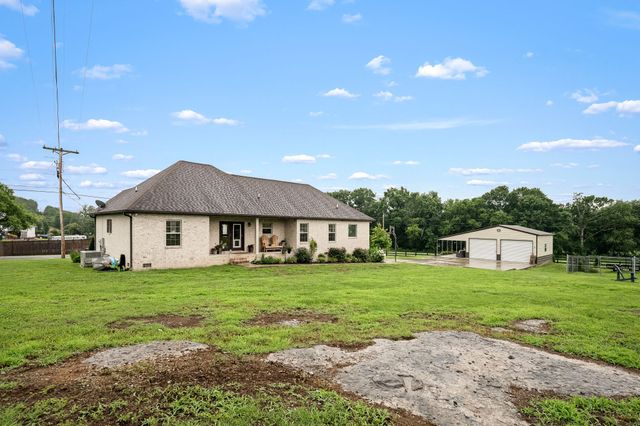 25 Bridle Path Ln, Hartsville, TN 37074