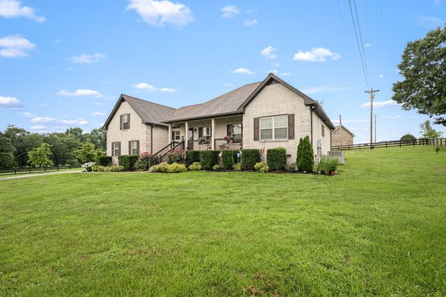 25 Bridle Path Ln, Hartsville, TN 37074