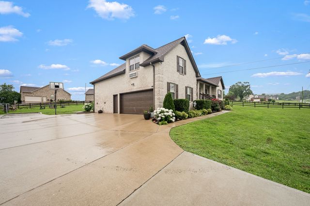 25 Bridle Path Ln, Hartsville, TN 37074