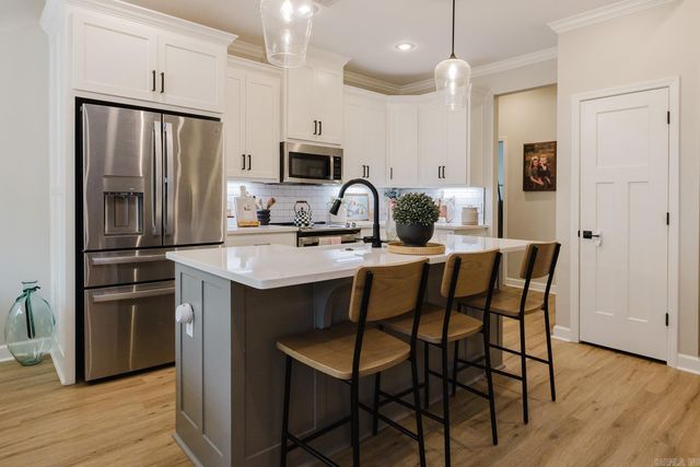 18556 Parkway Pines Drive, Bauxite, AR 72011