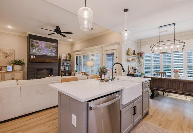 18556 Parkway Pines Drive, Bauxite, AR 72011