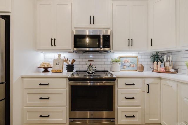 18556 Parkway Pines Drive, Bauxite, AR 72011