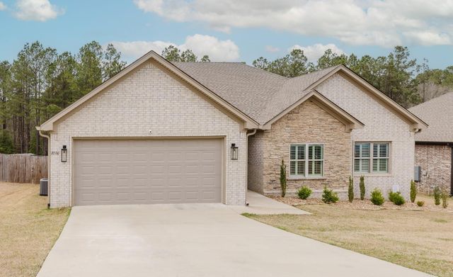 18556 Parkway Pines Drive, Bauxite, AR 72011