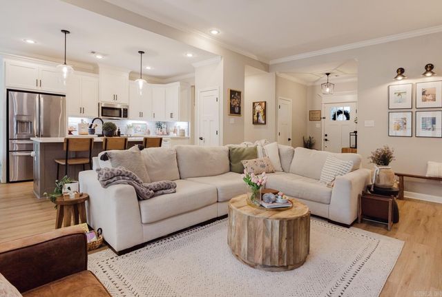 18556 Parkway Pines Drive, Bauxite, AR 72011