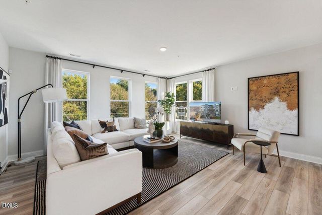 905 Ball Field Alley 302, Cary, NC 27511