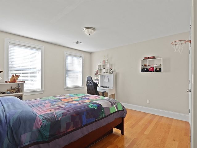 105-107 North St 105, Newton, MA 02460
