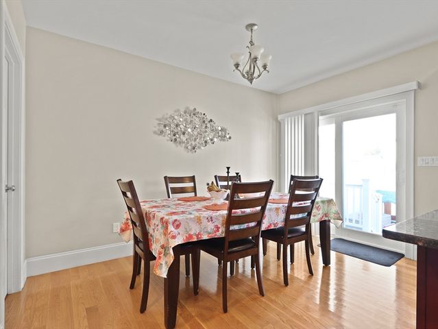 105-107 North St 105, Newton, MA 02460