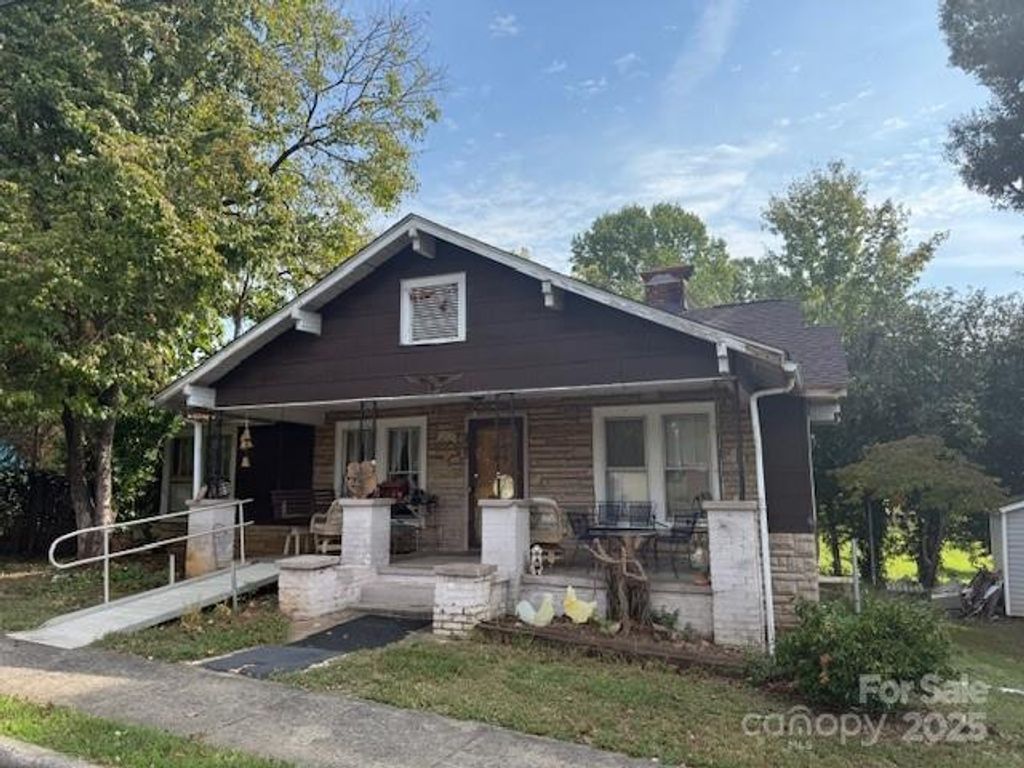 703 S Main Street, Morganton, NC 28655