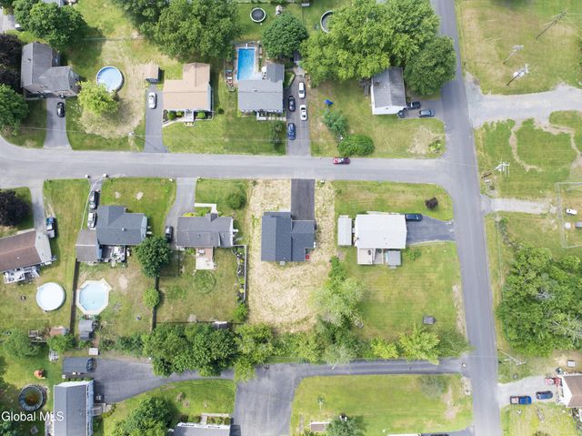 3 Dorchester Drive, Stillwater, NY 12170