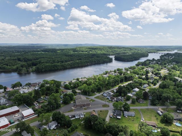 3 Dorchester Drive, Stillwater, NY 12170