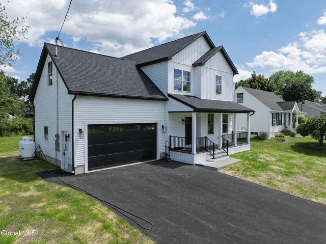3 Dorchester Drive, Stillwater, NY 12170