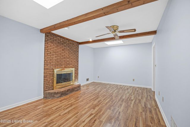 4809 Sussex Dr, Shepherdsville, KY 40165
