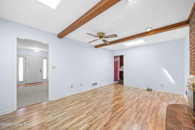 4809 Sussex Dr, Shepherdsville, KY 40165