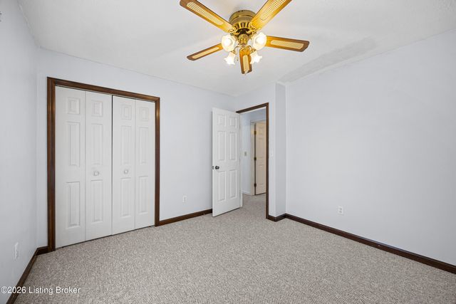 4809 Sussex Dr, Shepherdsville, KY 40165