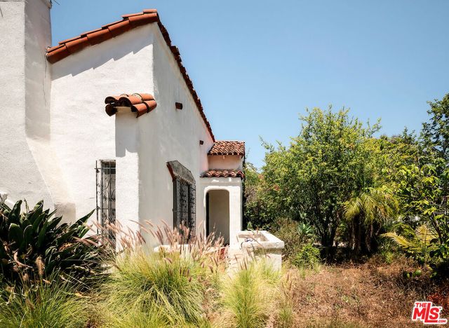 733 N Sierra Bonita Avenue, Los Angeles, CA 90046