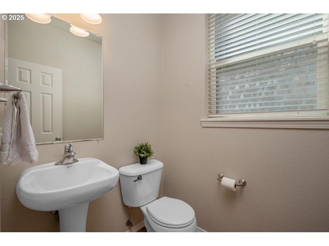 1112 Se ALIKA Ave, Hillsboro, OR 97123