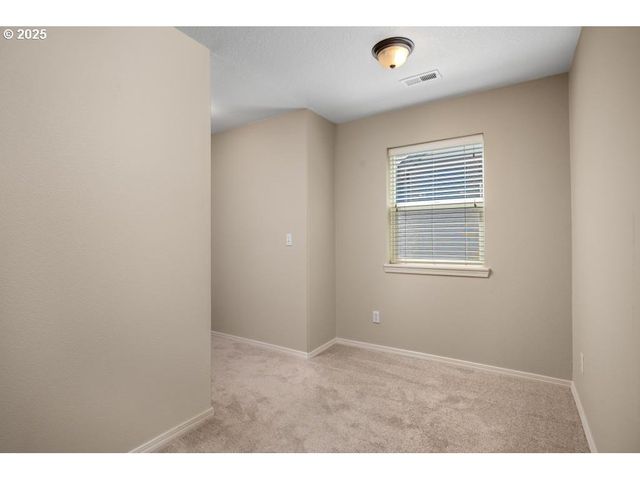 1112 Se ALIKA Ave, Hillsboro, OR 97123