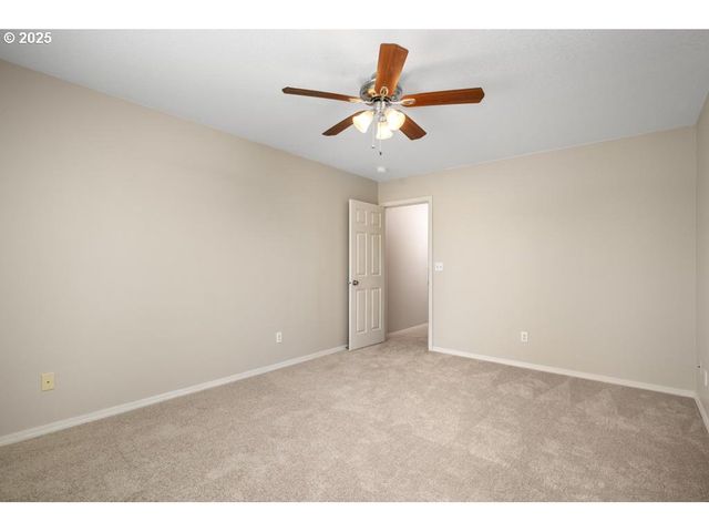1112 Se ALIKA Ave, Hillsboro, OR 97123