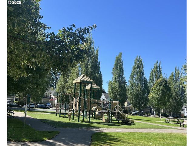1112 Se ALIKA Ave, Hillsboro, OR 97123
