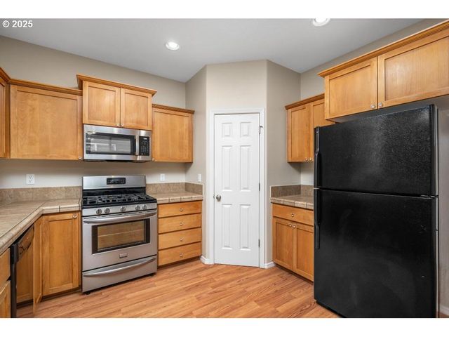 1112 Se ALIKA Ave, Hillsboro, OR 97123