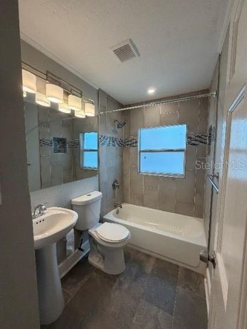 504 4TH AVENUE E, Bradenton, FL 34208