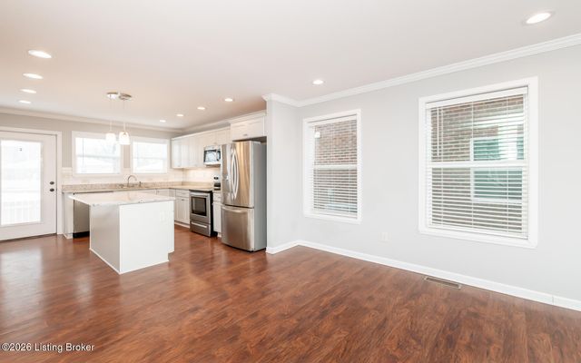 11516 Bellewood Garden Ct, Louisville, KY 40223