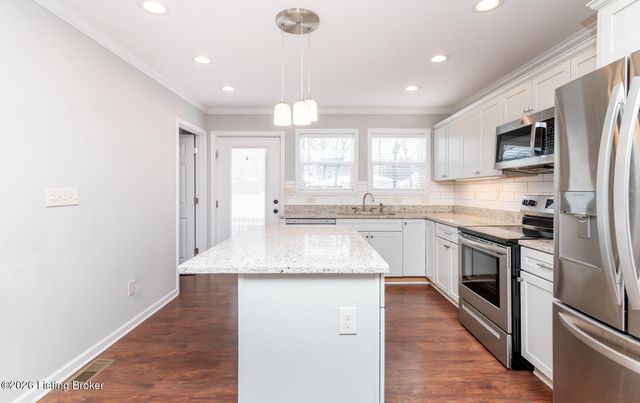 11516 Bellewood Garden Ct, Louisville, KY 40223