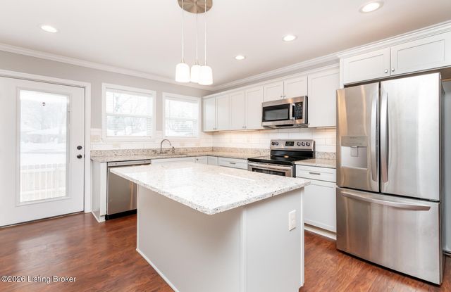 11516 Bellewood Garden Ct, Louisville, KY 40223