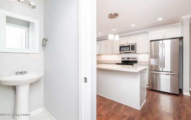 11516 Bellewood Garden Ct, Louisville, KY 40223