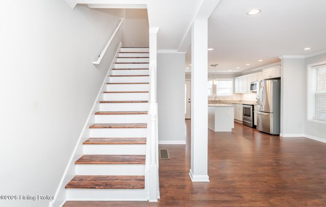 11516 Bellewood Garden Ct, Louisville, KY 40223